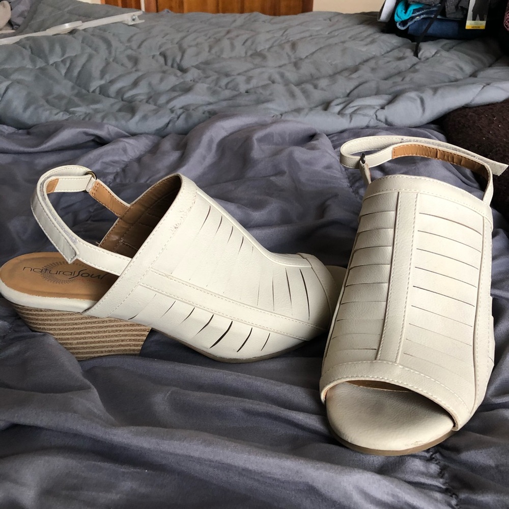 naturalizer wedge sandals